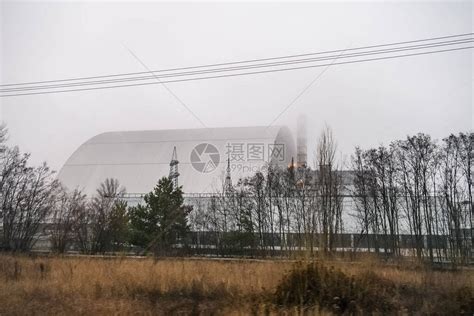 切尔诺贝利核电站4号反应堆现在是否还在发生核反应？-