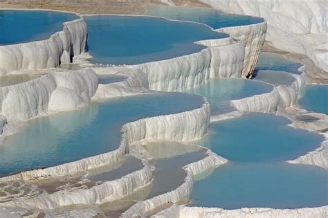 蓝冰洞！冰岛最美最梦幻的大自然奇观_凤凰旅游