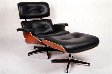 高档伊姆斯休闲椅是现代弯板椅代表之一