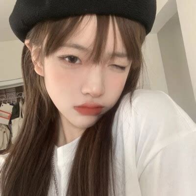 韩范甜美女生头像背影