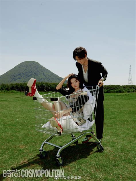 许佳琪和魏哲鸣拍摄的七夕情侣大片真的满脸写着不熟……