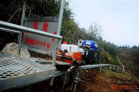 光泽东山村：茶农们用山地轨道运输系统运送有机肥上山-中国福建三农网