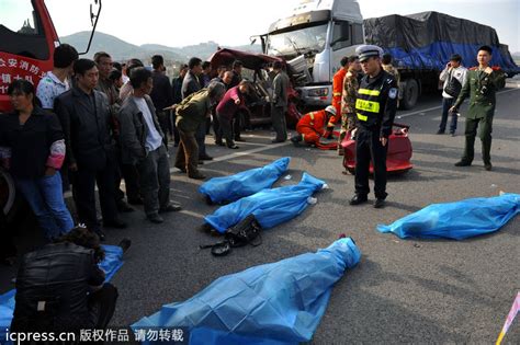沪昆高速“7.19”爆燃事故致54死特大交通事故追责：两交警获刑|事故|交警|车辆_新浪新闻