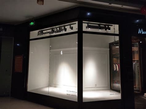 女鞋奢侈品橱窗物品展示设计3D效果图_3D设计师NG男-站酷ZCOOL