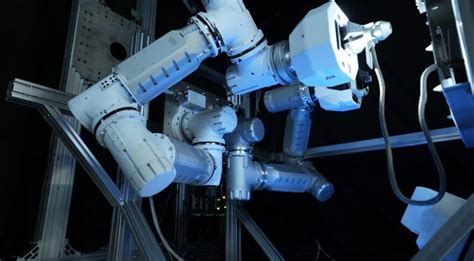 机器人引领航空航天高精领域-国际金属加工网