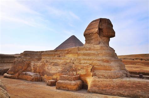 埃及金字塔到底是如何建造的？它和我国长城，哪个建造难度更大？_人力_石块_建筑