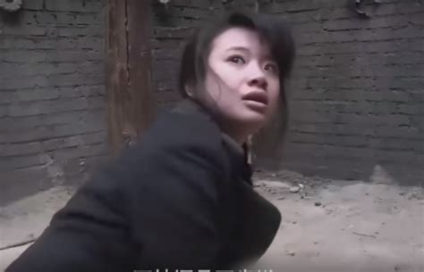 梁雅图片