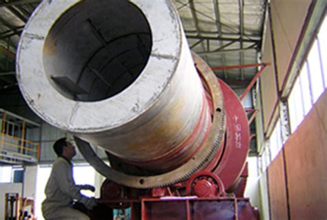 回转式工业窑炉安装现场-山东潍坊格瑞三剂化工装备有限公司