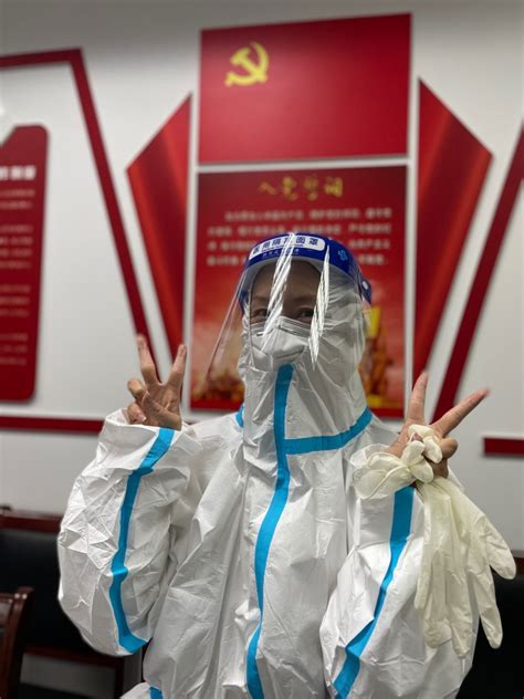 在上海防疫最前线公卫中心，我跟着战疫女神走进了负压病房ICU......._新民社会_新民网