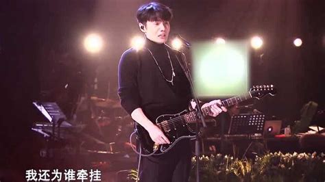 十项全能！李荣浩翻唱《爱我还是他》，大秀吉他嗨翻全场！_腾讯视频