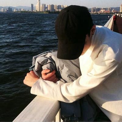 非主流闪光男生头像