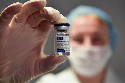 俄罗斯开始实施大规模新冠疫苗接种工作
