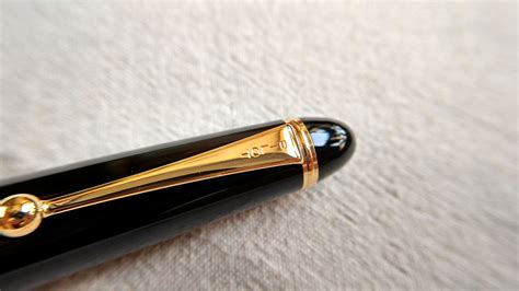 PLATINUM白金3776弦月限量200支14K金尖琥珀色透明笔杆F尖钢笔评测 | 钢笔爱好者