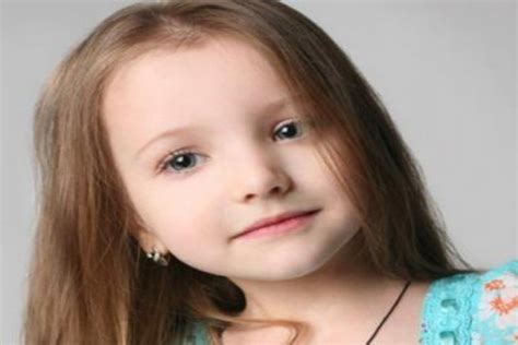 俄罗斯十大最漂亮童星 萌哭了！她曾被评为世上最美小女孩 - 明星