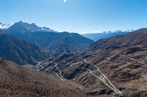 西藏昌都风光连绵的雪山高清图片下载-正版图片501679274-摄图网