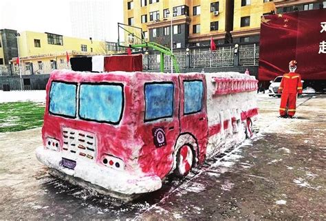 雪人消防车视频走红 市民前来打卡学习消防知识-太原新闻网-太原日报社