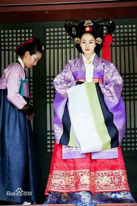 源自汉服的韩服女装在李氏朝鲜末年竟演变成“露乳装”！_汉泊客文化网