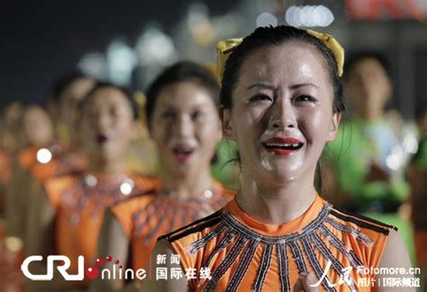 朝鲜授予牡丹峰乐团一名演员功勋称号_ 视频中国