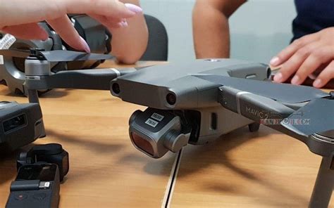 大疆Mavic Pro 2新一代无人机谍照曝光：配模块化摄像头_无人机新品发布_X-Droners.com有趣有料的无人机资讯报道！