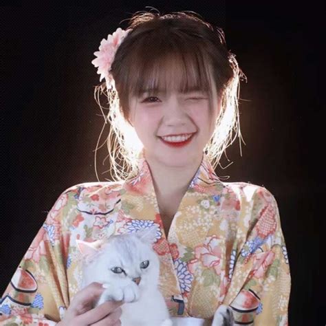 森系甜美女生头像