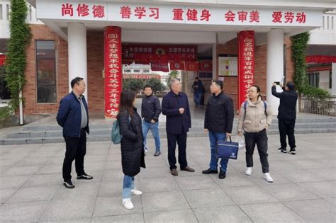 泾县中学考察团到访霍邱一中_霍邱县人民政府
