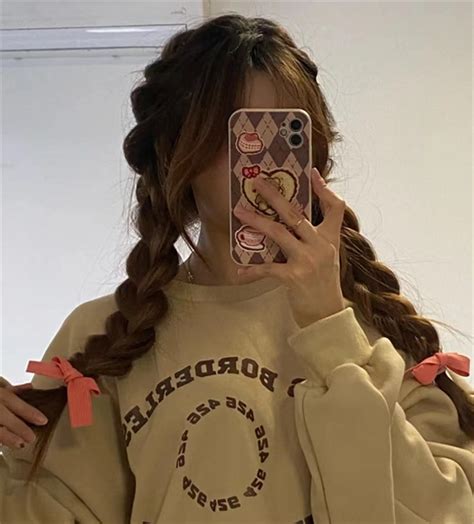 扎辫甜美女生头像