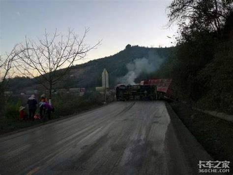 40余辆车相撞 陕西高速事故原因是什么_卡车之家