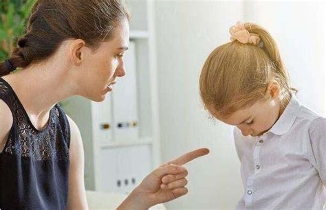 父母经常吼叫对孩子的影响 不吼不叫的A-B-C-D-E法则 _八宝网