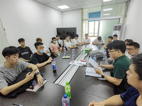 机械工程学院（人工智能学院）与芜湖市双彩智能科技有限公司举行校企合作对接活动