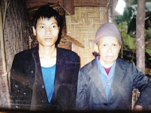 71岁老妇嫁24岁小伙 16年后在丈夫怀中离世(图)_资讯_凤凰网
