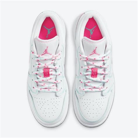 Giày Nike Air Jordan 1 Low GS 