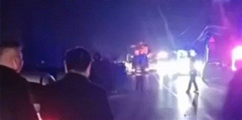 深圳2岁小孩小区内车祸身亡！父亲哭诉：我刚刚离开2分钟_新浪新闻