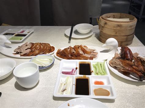 2019北京烤鸭加盟店经营三点看清形势