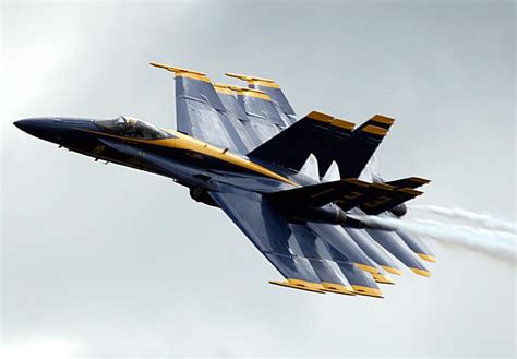 蓝天使特技飞行队，美国海军的“形象代言人”
