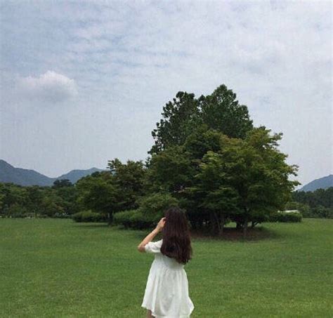 女生头像背影长发温柔