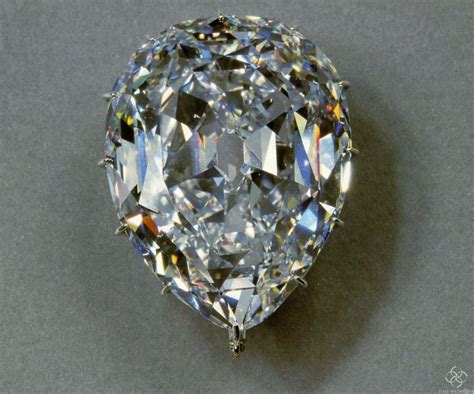 佳士得钻石拍卖：100.94ct祖母绿型切割钻石 – 我爱钻石网官网