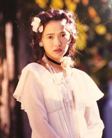 伊能静是上世纪80年代末，90年代初台湾最当红的玉女偶像|伊能静|玉女|年代_新浪新闻