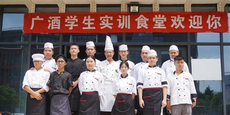 张家港校区、苏州理工学院举办第九届校园美食节暨厨王争霸赛
