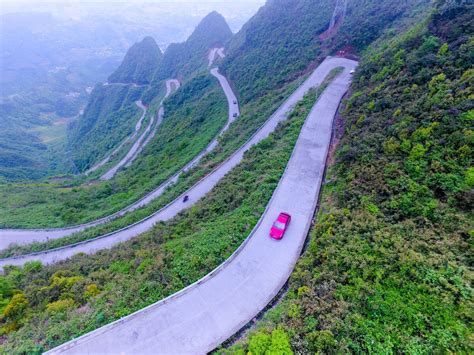 中国盘山公路美如画，最多有600个弯道，让人惊叹不已