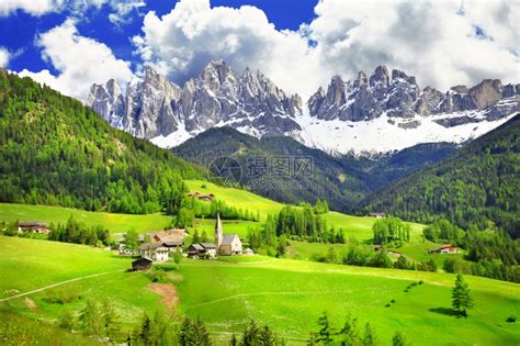 环境意大利北部的多洛米人阿尔卑斯山DolomitesAlpsValdiFunes徒步旅行雄伟高清图片下载-正版图片308072579-摄图网
