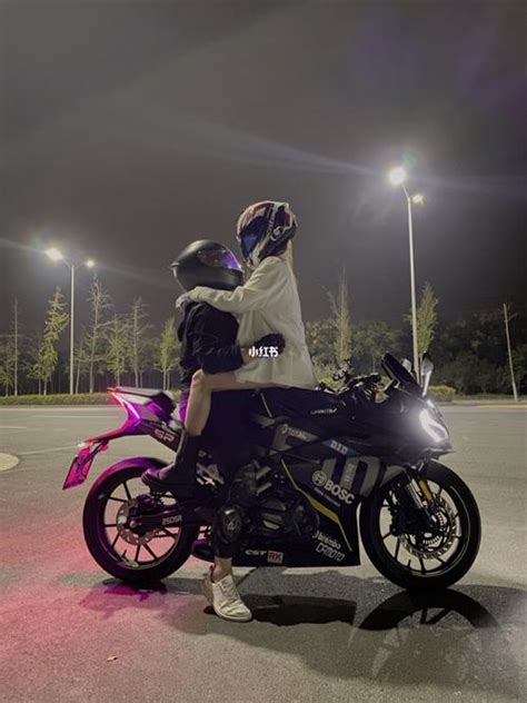 摩托车情侣图片 情侣摩托车骑行的照片(3)_配图网