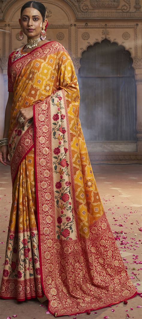 Casual, Traditional Yellow color Silk cotton fabric Saree : 1897743