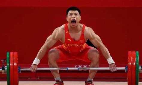 目前中国6块金牌举重占3块!举国体制让我国举重运动员如鱼得水!|举重|运动员|举国体制_新浪新闻