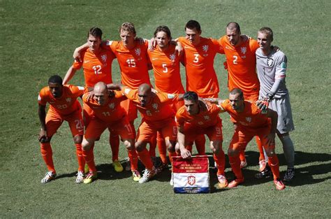 荷兰2-1逆转淘汰十人巴西 率先晋级半决赛 - 幻灯图片 - 东南网