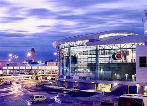 最长空中大道，西雅图塔科马机场国际到达区 / SOM - 建日筑闻 - 崇真艺客