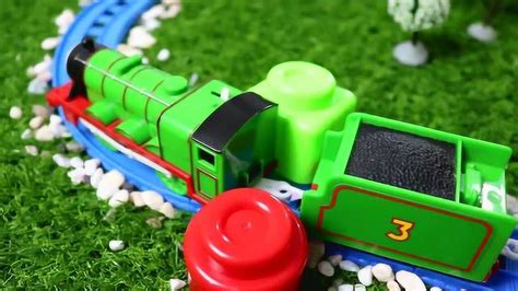 托马斯小火车撞车事故 卡通动画故事 儿童玩具 亲子视频