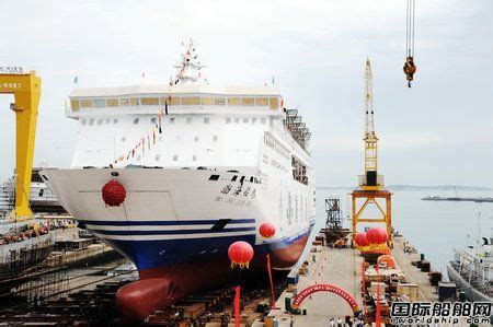中国首艘邮轮实现整船起浮，排水量13万吨，超过世界最大核航母_凤凰网视频_凤凰网