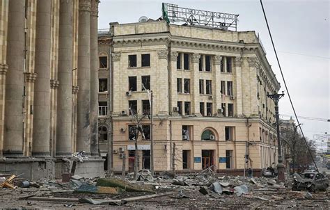 面对岌岌可危的地标，乌克兰邀福斯特重建城市__财经头条
