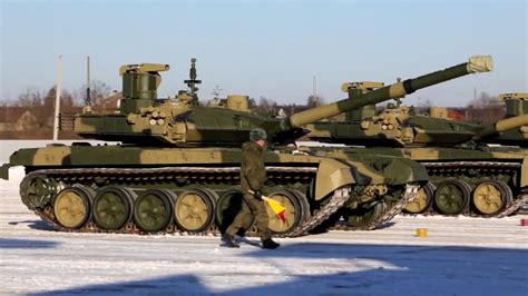 俄军收到8辆T-90M新型坦克 俄军：最完美T90型号_凤凰网