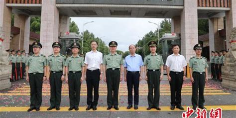 中国人民解放军陆军步兵学院挂牌 系副军级院校_手机新浪网